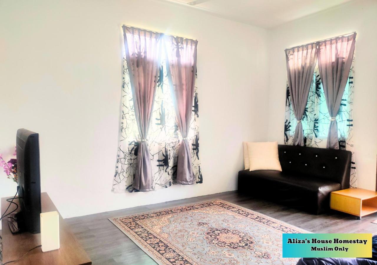 Aliza'S House Homestay Pd Mini Bungalow Port Dickson Eksteriør bilde