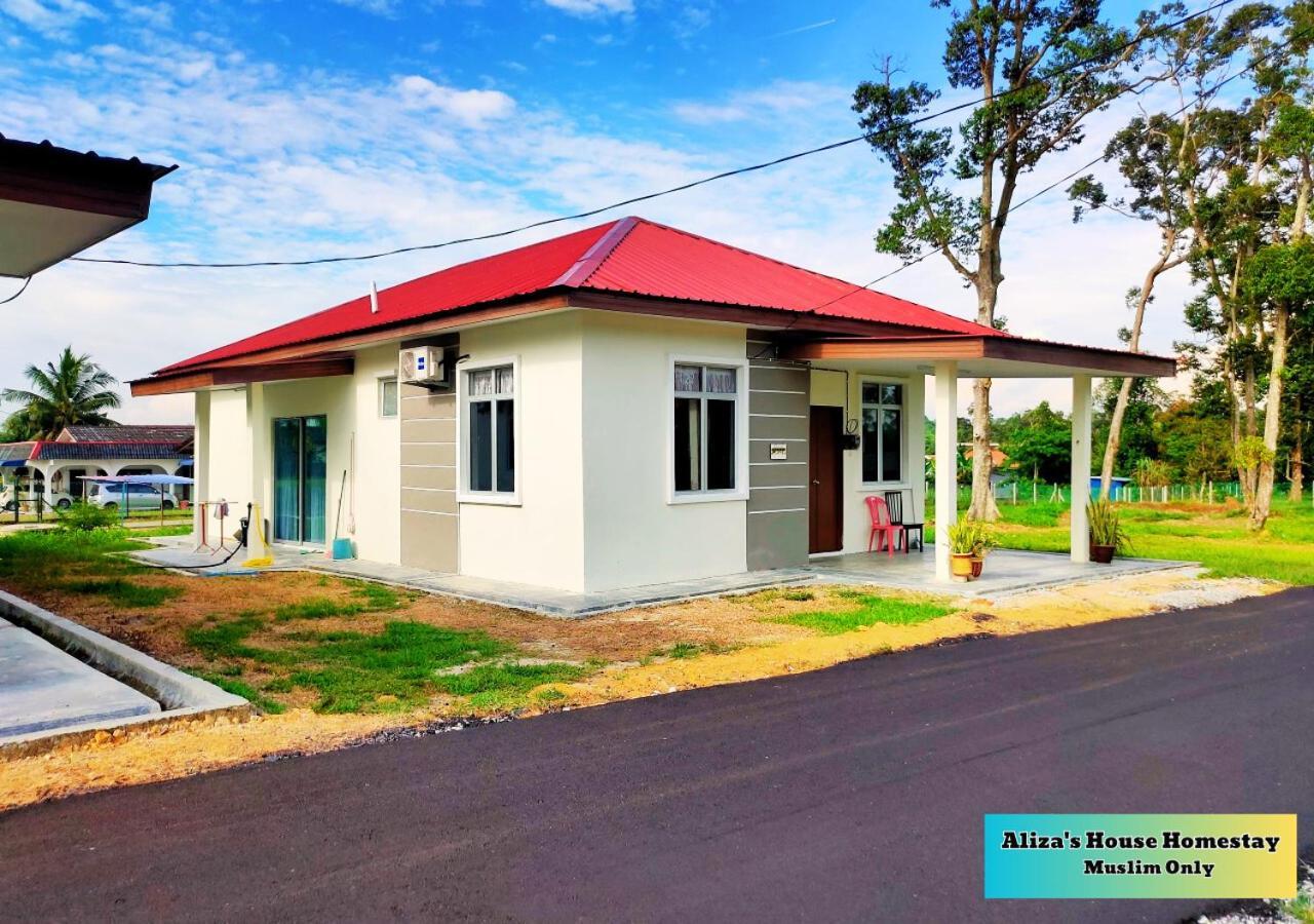 Aliza'S House Homestay Pd Mini Bungalow Port Dickson Eksteriør bilde